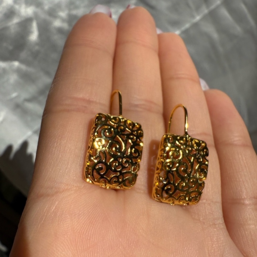 Gold Filigree Rectangle Earrings Lightweight Openwork Dangles Minimalist Jewelry - Picture 6 of 7